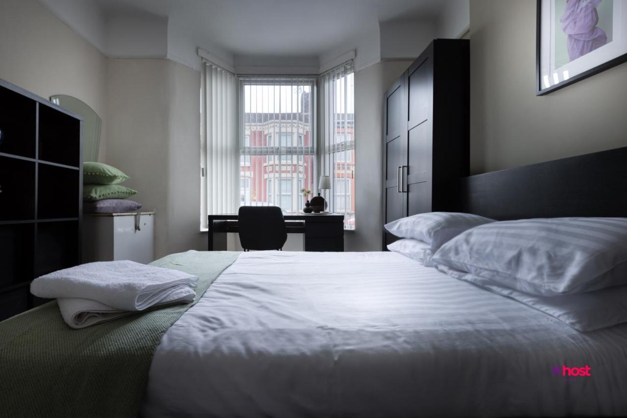 Host Liverpool - Artsy Stadium Suite, City Center & Garden Bagian luar foto